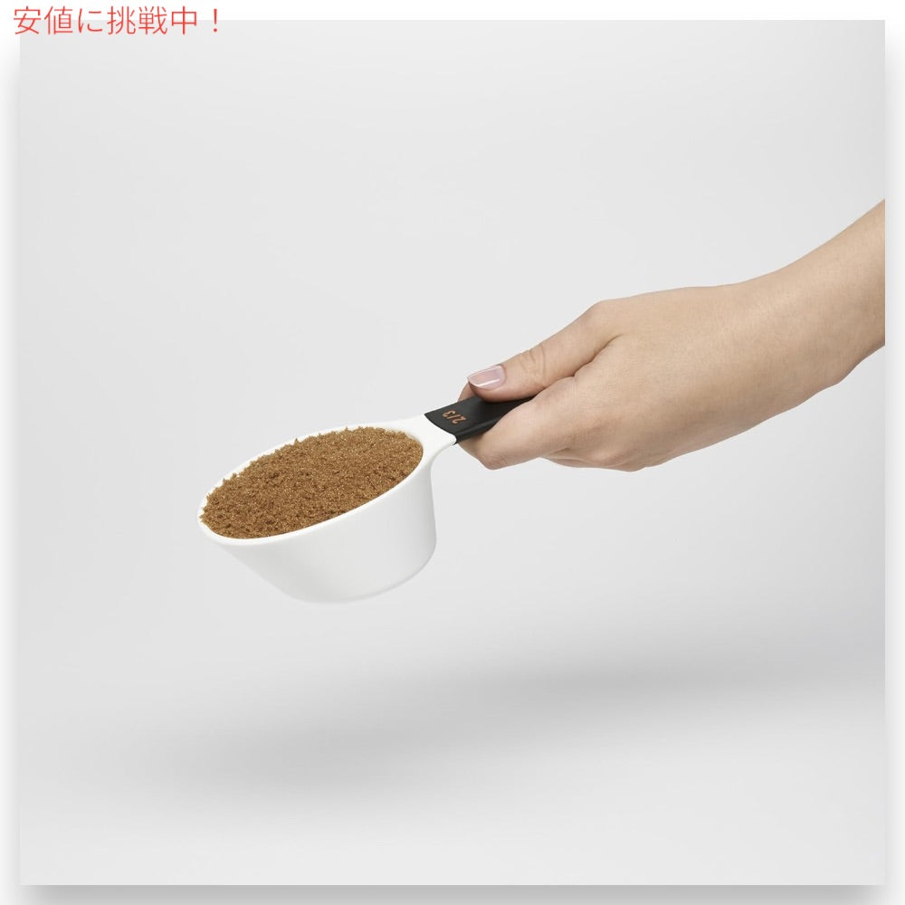 OXO オクソー グッドグリップ  計量カップ 5個 ＋ スクレーパー 1個  合計6点セット ホワイト メジャリングカップ 6-Piece Measuring Cups- White, 5 Count 6